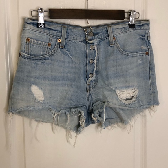 Levi’s Blue denim distressed shorts button fly Sz 28 raw hem Daisy Duke summer - Picture 2 of 9